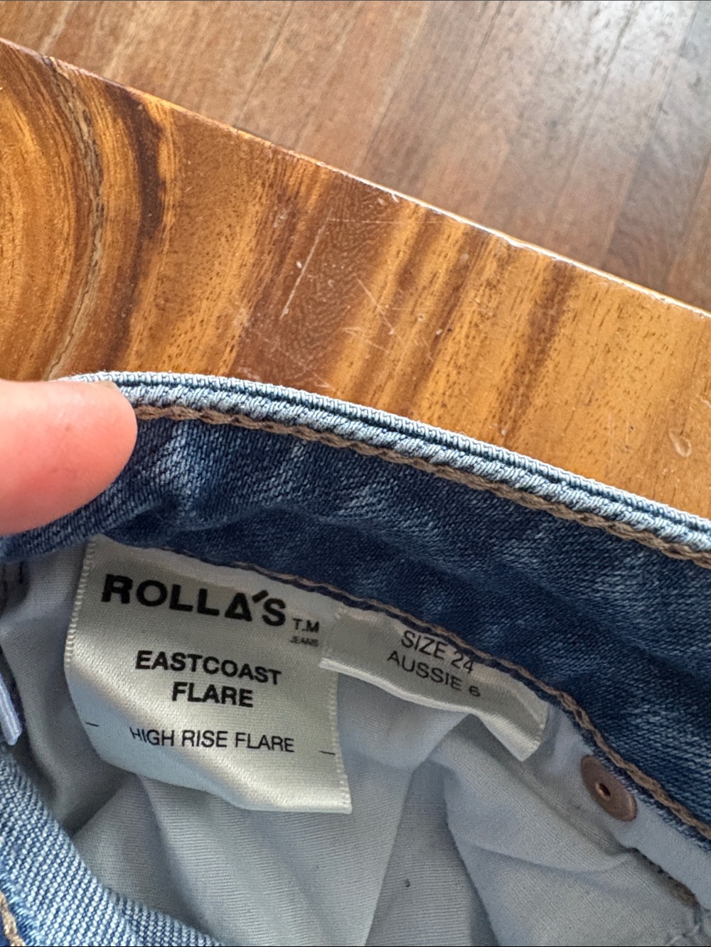 ROLLA’S East Coast Flare High Rise Jeans Size 24 - Picture 8 of 9